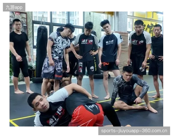 MMA技术体系化训练提升赛事观赏性——以科学方法激发格斗艺术的无限魅力